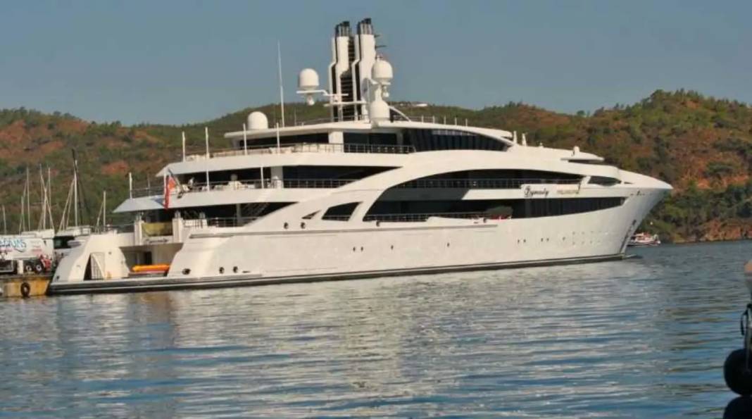 Kazak Milyarderin Mega Yatı Fethiye’ye Demirledi 5